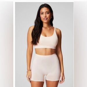 NWT fabletics fine touch shorts-M